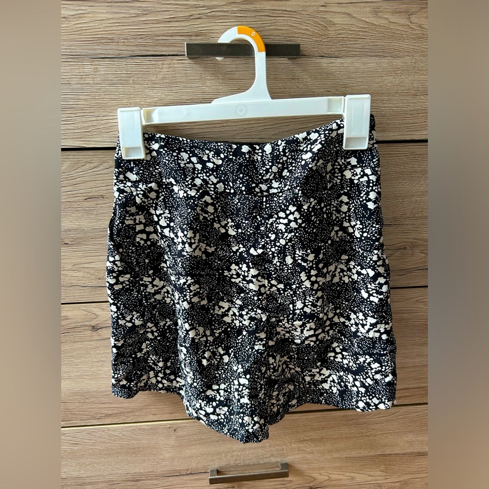 High waisted patterned black and white shorts